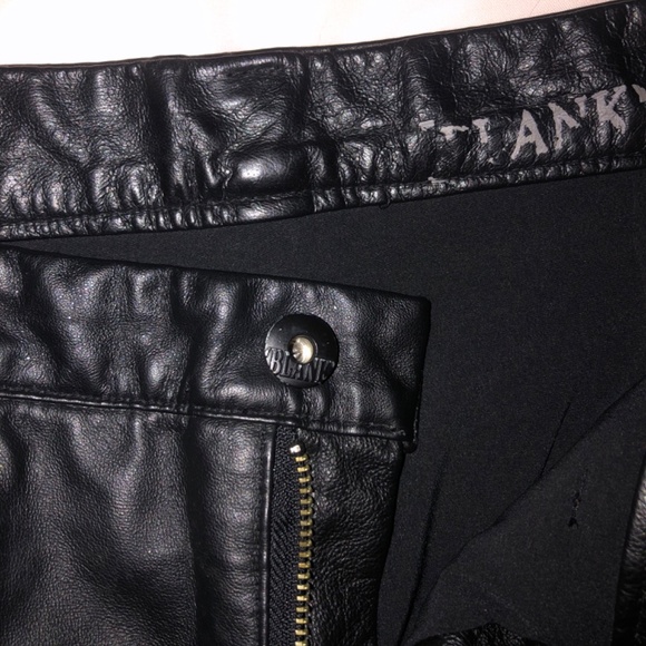 Blank NYC faux leather shorts - Picture 2 of 3